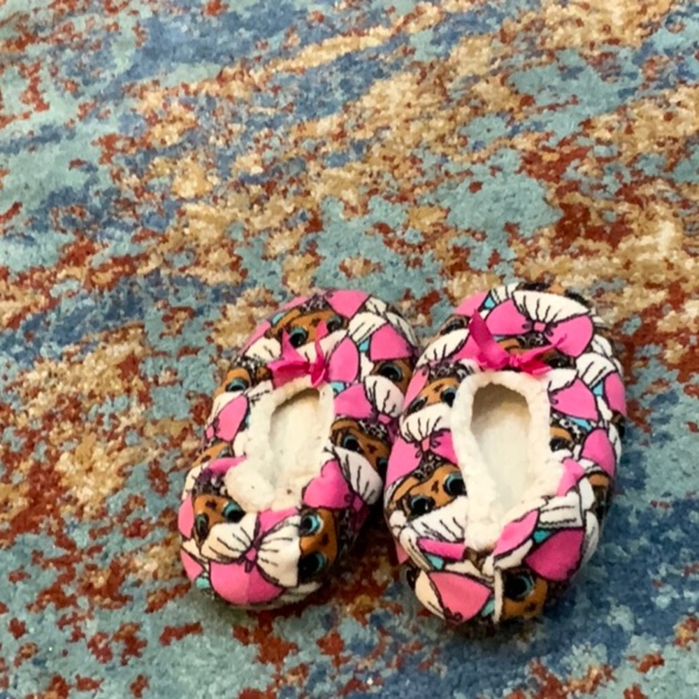 LOL slippers